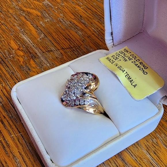 Women's 10kt Gold Ring Genuine Diamond 1/2 CTTW Size 7 - Picture 4 of 13